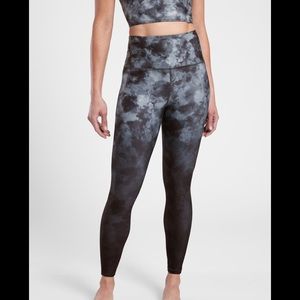 Athleta Elation Printed 7/8 Tight
